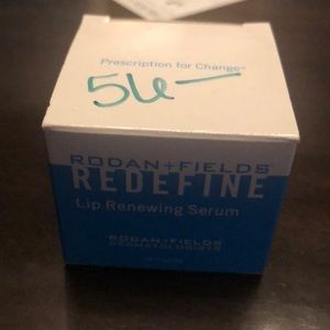 rodan + fields lip renewing serum